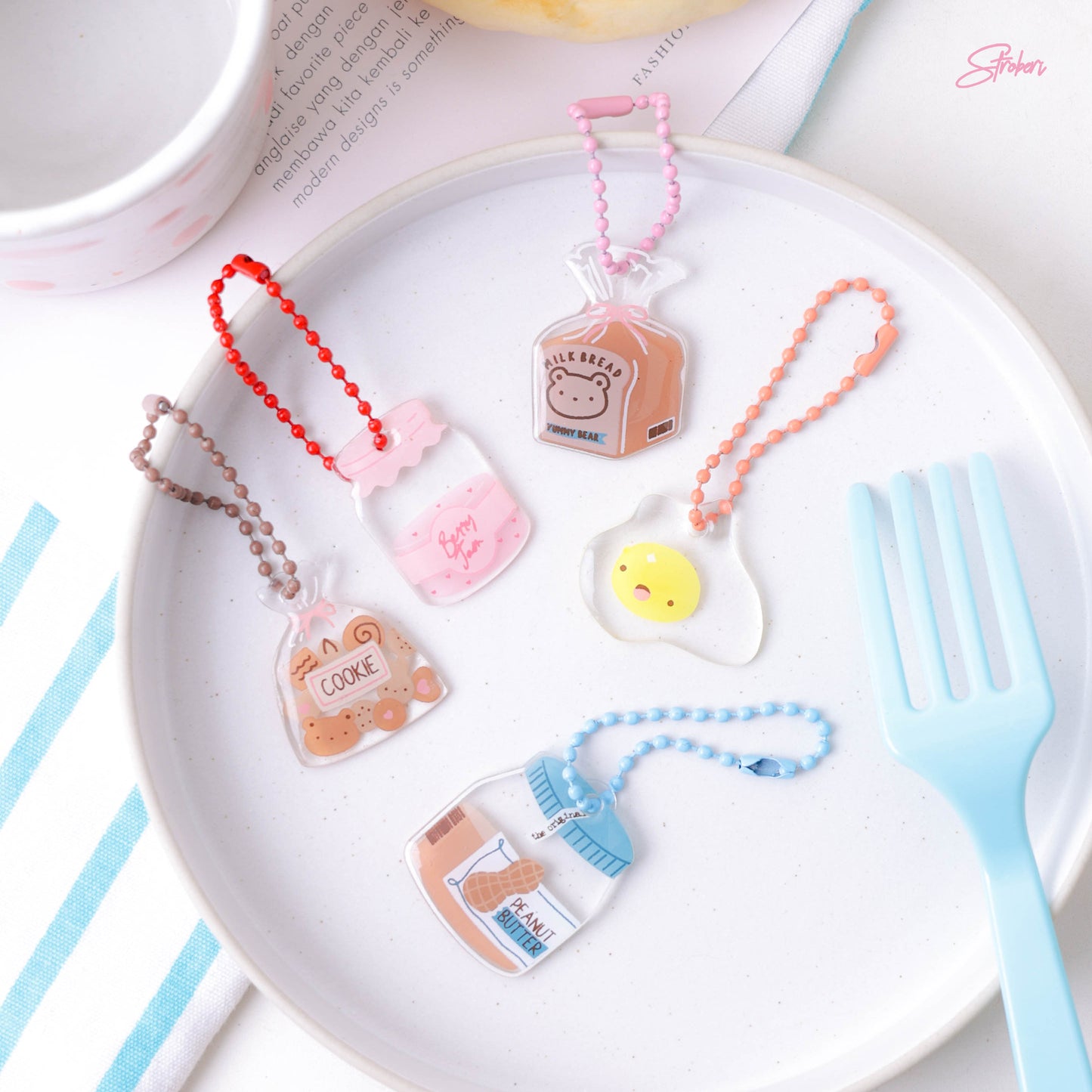 Stroberi Acrylic F&B Keychain