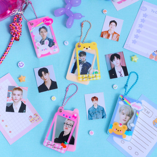 Stroberi Photocard Holder Keychain