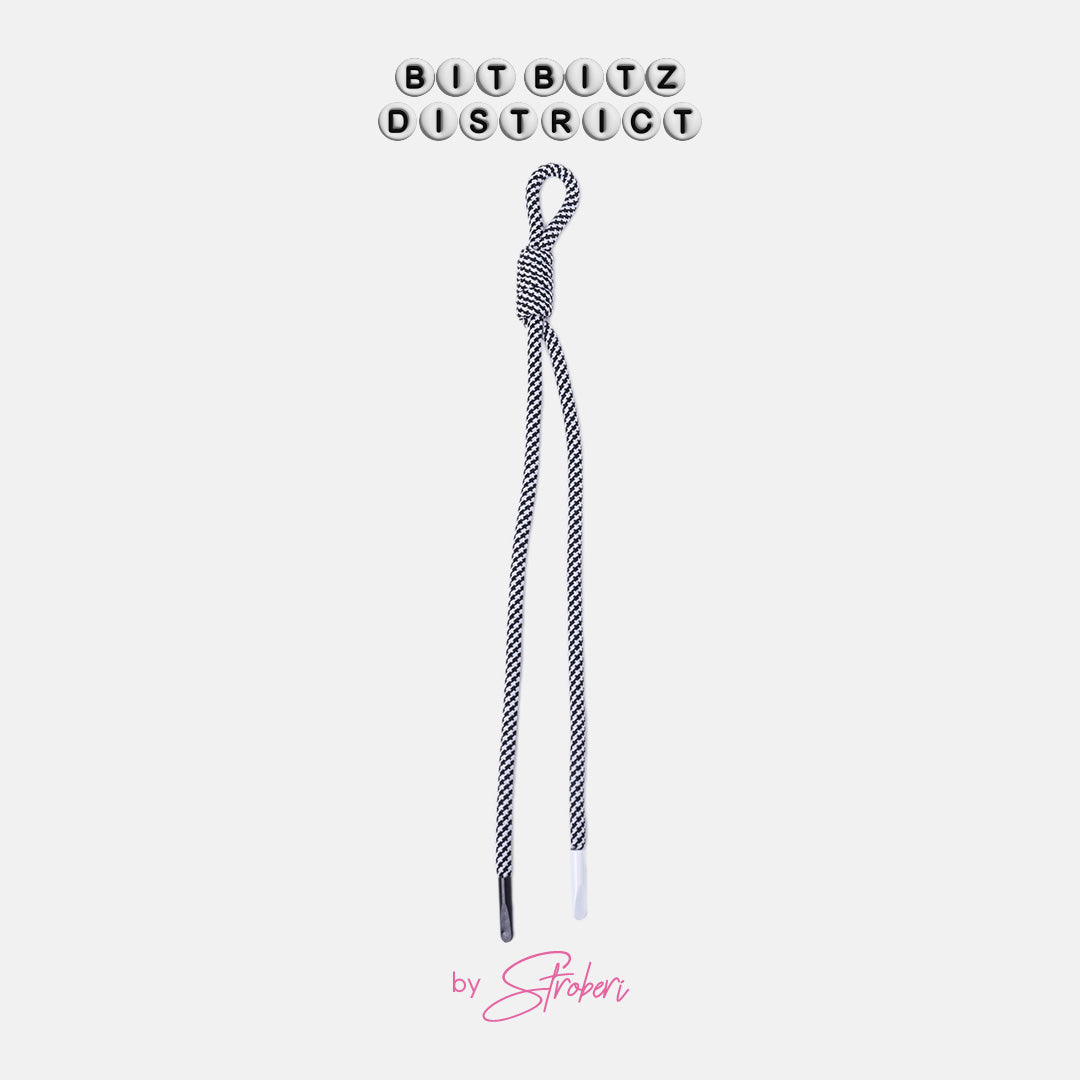 Stroberi Simple Knotted Rope Charm