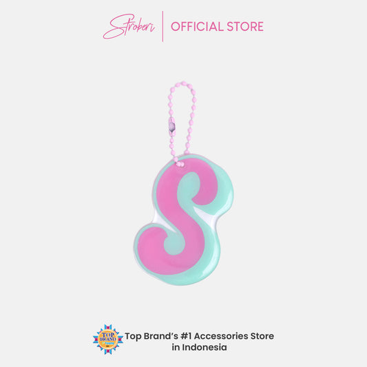Stroberi Two Tone Alphabet Keychain