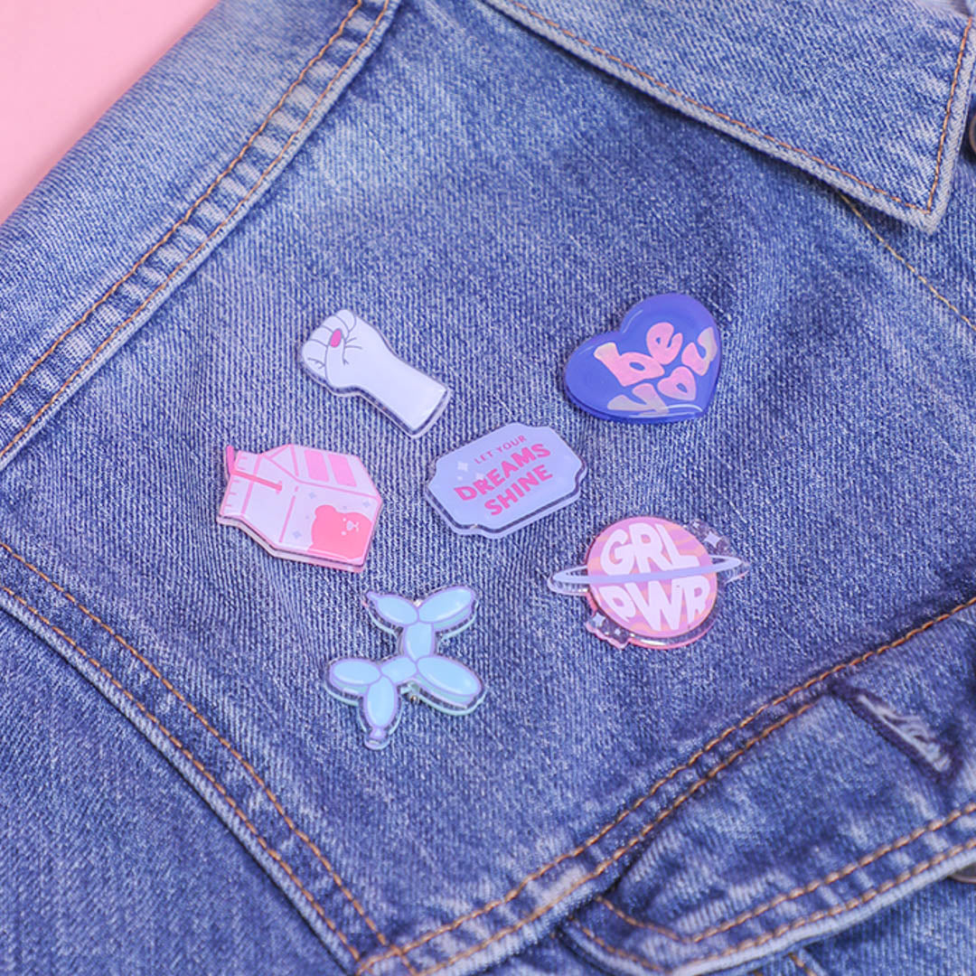 Stroberi 20th Birthday Merchandise Pin