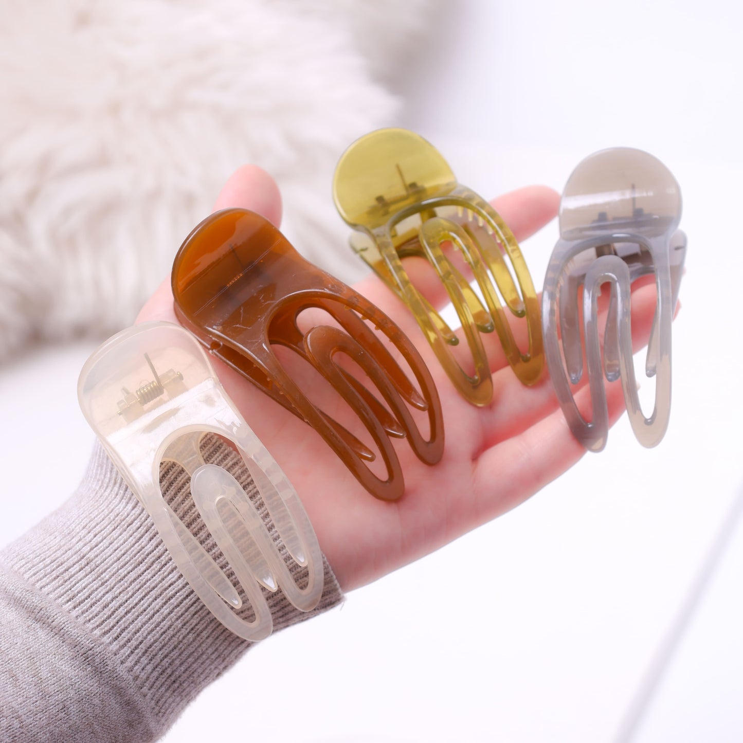 Stroberi Curved Transparent Hair Clip