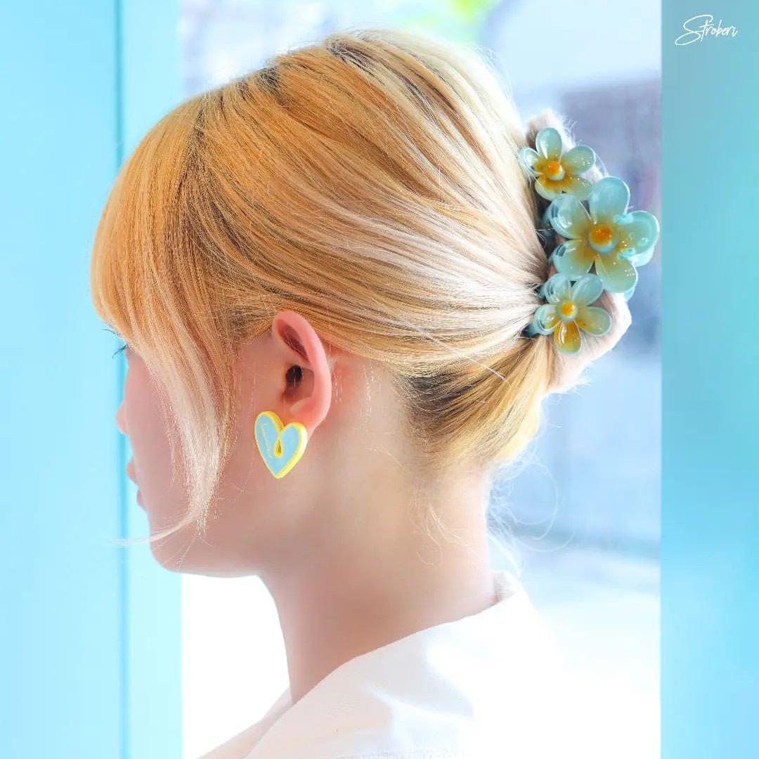 Stroberi Three Flower Color Hair Clip