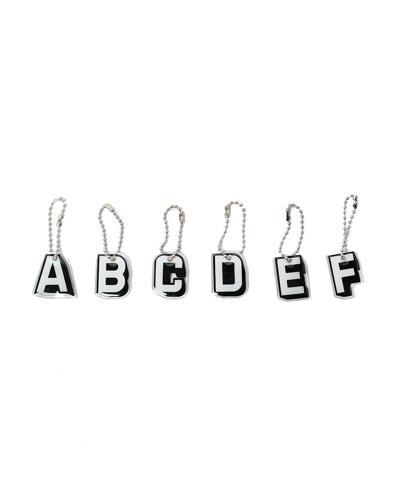Stroberi Black & White Alphabet Keychain -1