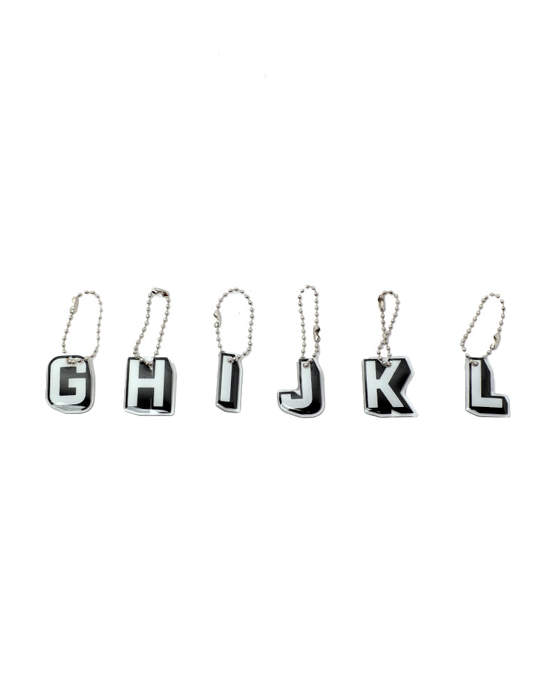 Stroberi Black & White Alphabet Keychain -1