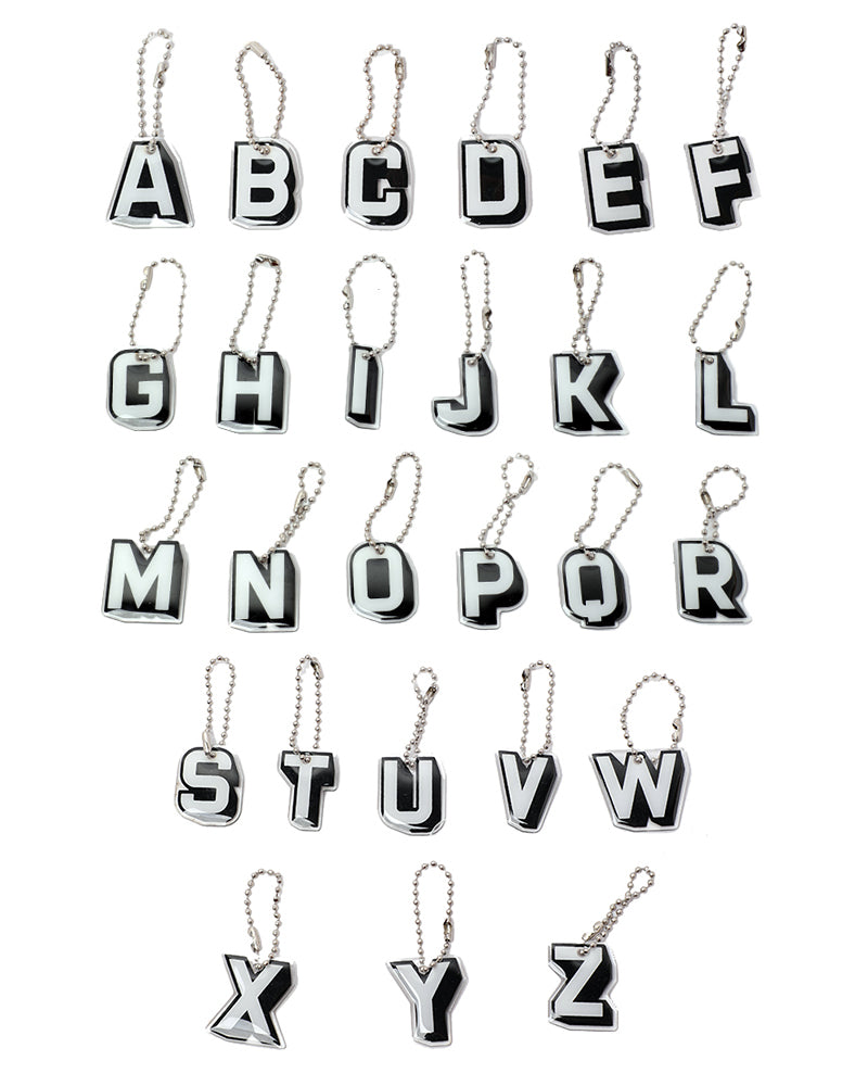 Stroberi Black & White Alphabet Keychain -2