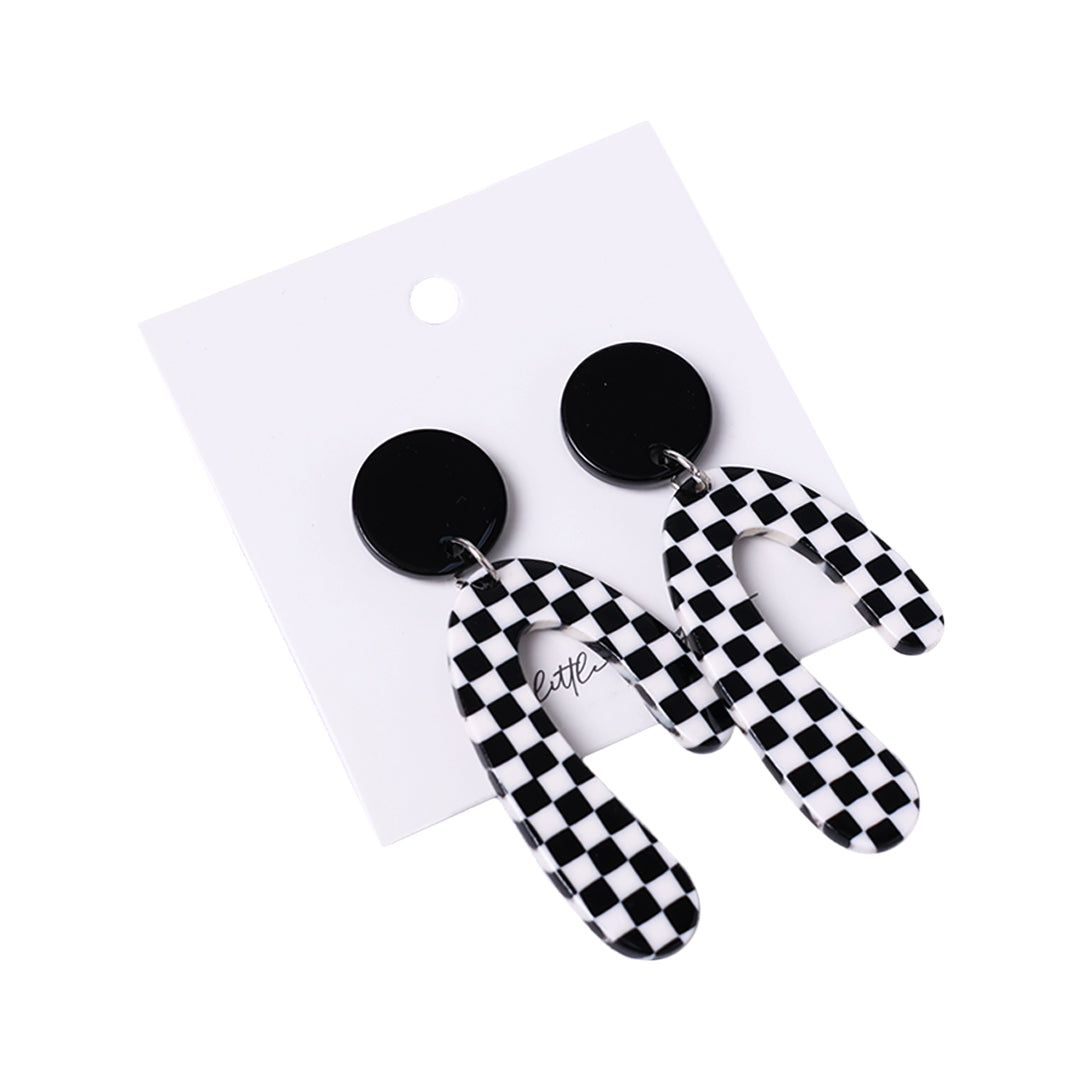 Stroberi Monochrome Shape Earring