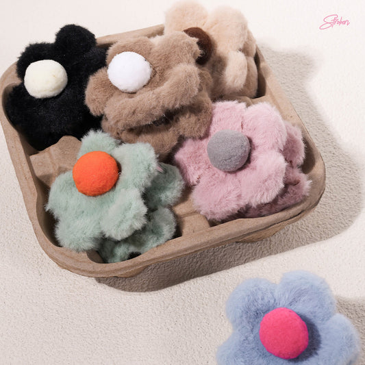 Stroberi Fur Flower Hair Clip