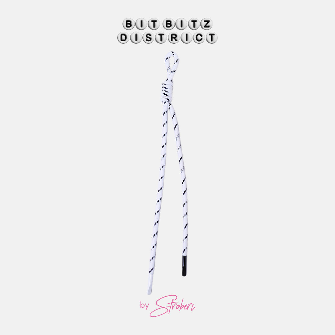 Stroberi Simple Knotted Rope Charm
